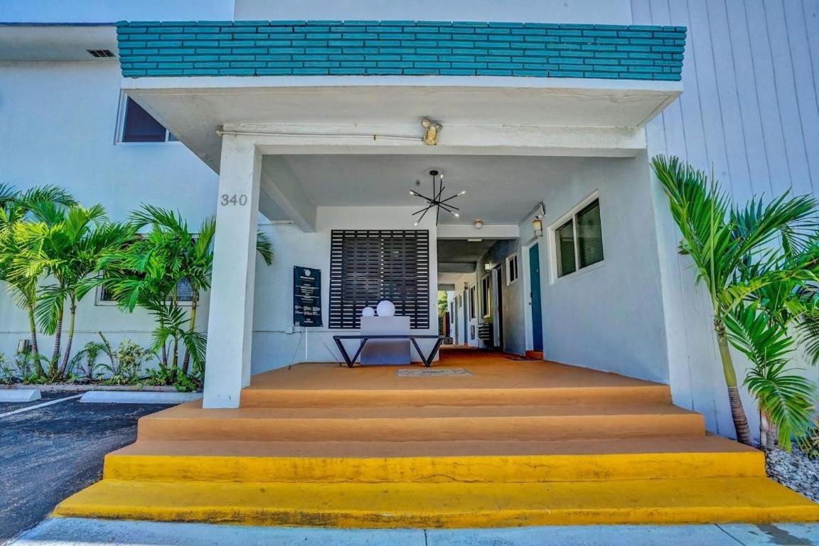 Secluded Hollywood Studio Walk To Beach Boardwalk Apartment Dania Beach Bagian luar foto